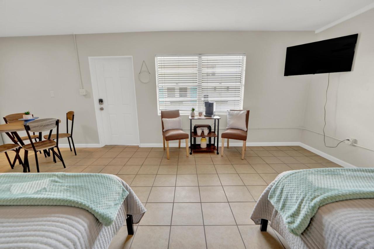 Sea Foam Suites Lower Grand Lagoon 外观 照片